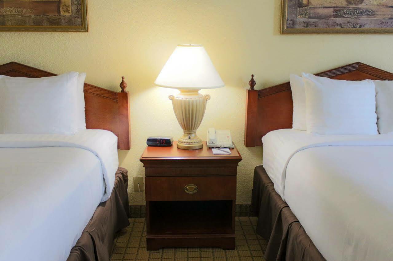 Ramada Plaza By Wyndham Atlanta Downtown Capitol Park Hotel Kültér fotó